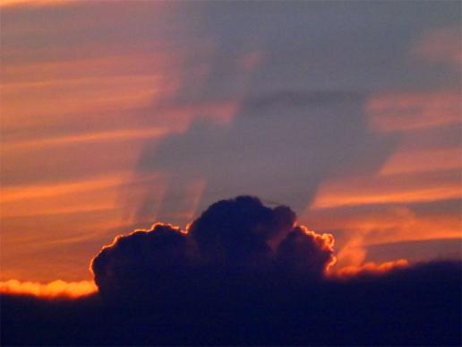 2013-06-cadd-Sonnenstrahleffekt durch Wolken-Schatten - Odenwald