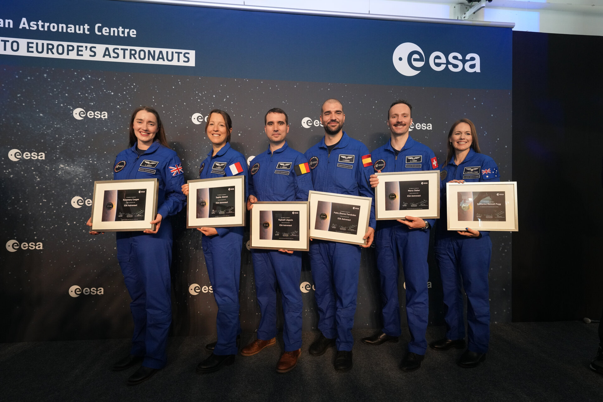 esa-astronaut-class-of-2022-graduation-ceremony-pillars