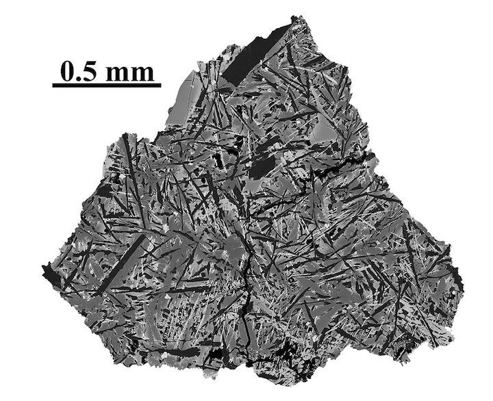 -120896873-photo7-change-5-basaltic-feagment--b001-bse