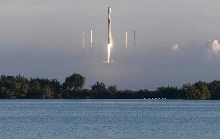 167dbffb-a91c-4536-b381-2067541a0d00-crb111321-spacex-6-