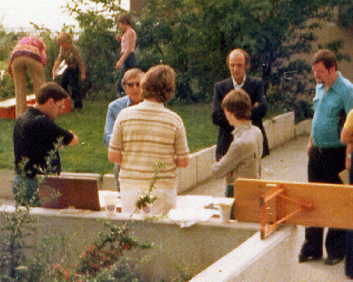 1977-09-al-CENAP-Info-Stand: v.L. Engelbert+Werner+Hansjürgen