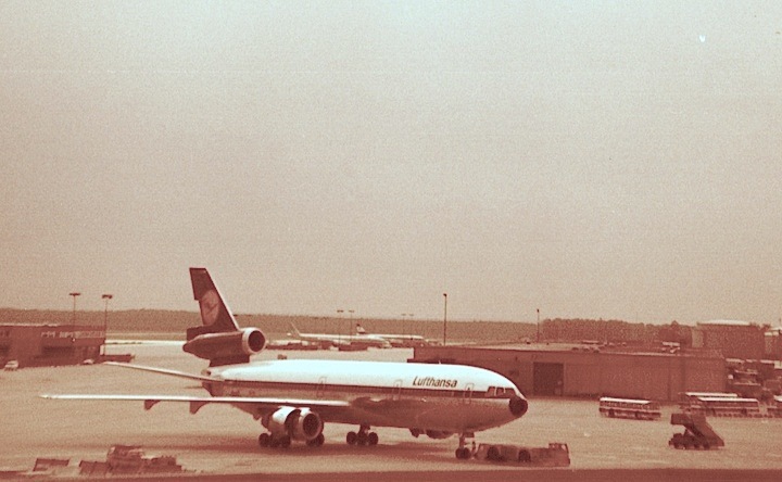 1977-frankfurter-flughafen-ad