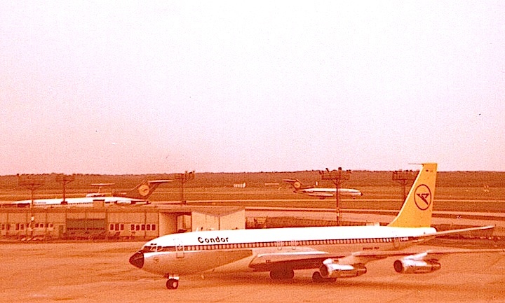 1977-frankfurter-flughafen-at