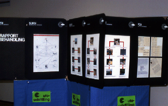 1983-03-ab-Blick auf Info-Tafeln bei SUFOI-Ausstellung - Vojens-Du00e4nemark