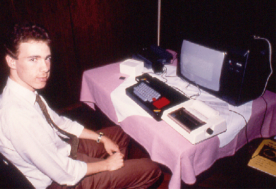 1984-10-aua-Jochen Ickinger mit Commodore-64