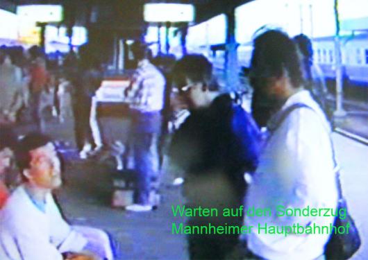 1986-09-pa-Hansju00fcrgen und Rudolf warten auf  Perry-Rhodan-Sonderzug