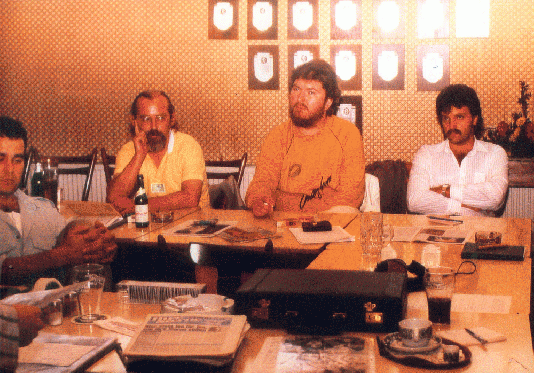 1989-09-z-UFO-Tagung-Michelstadt-Weitengesu00e4u00df-Odenwald - v.L. Joseph Garcia, Rudolph Henke, Werner Walter - Foto u00a9Roland Horn