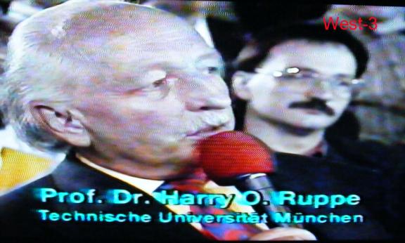 1990-09-wha-Prof.Ruppe und im Hintergrund HW.Peiniger/GEP