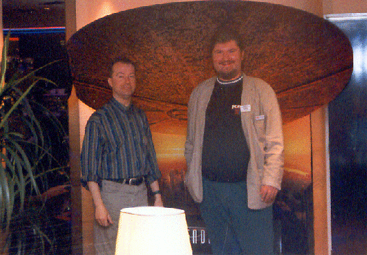1996-11-ar-Hansjürgen und Werner bei UFO-Kongreß-Lyon