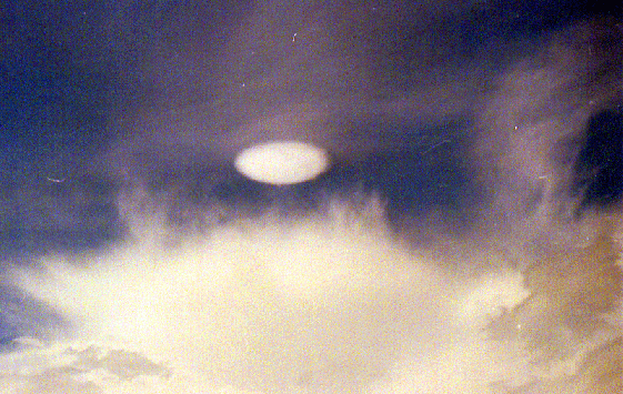 1999-08-dq-SoFi-Linsenwolke über Elsaß-Frankreich