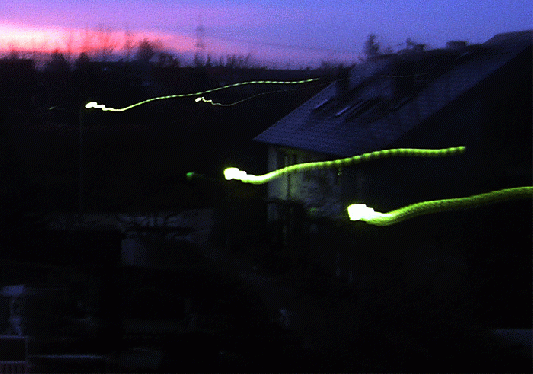 2004-11-fd-Lampen-Ufoeffekt bei Digital-4-Sek-Belichtung