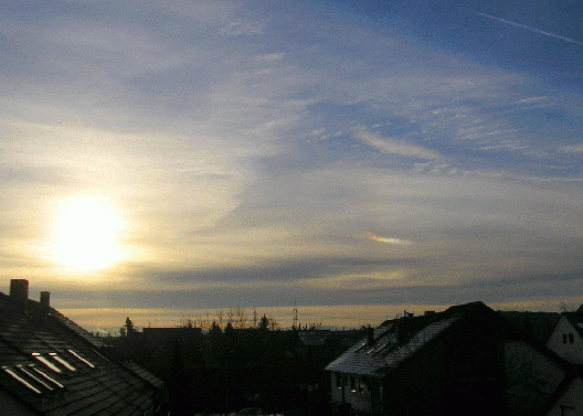 2005-03-a-Nebensonne u00fcber Mannheim am 1.03. bei Sonnenaufgang