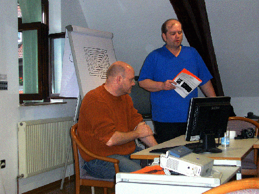 2005-10-c-Norbert Esser - Vortrag u00fcber  Virtuelle UFOs im Internet      - UFO-Forum-Cru00f6ffelbach