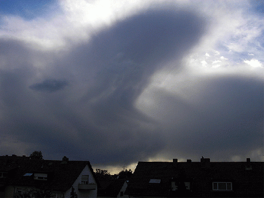 2006-05-nh-Regenwolke u00fcber Mannheim-Wallstadt