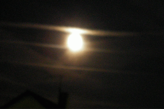 2007-02-laa-Vollmond+Kondensstreifen