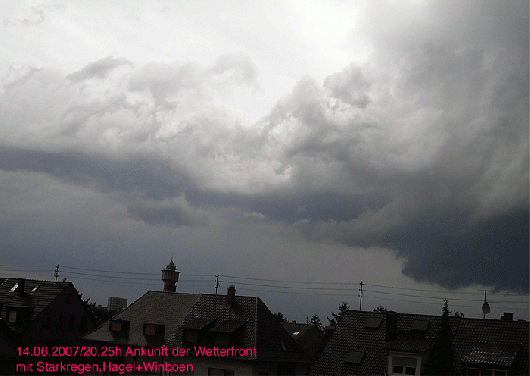 2007-06-ad-Wetterfront u00fcber Mannheim-Wallstadt