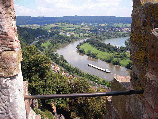 2007-08-cec-Main-Blick von Henneburg