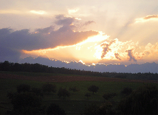 2007-09-carb-Sonnenuntergang und Wolkenschatteneffekt - Odenwald