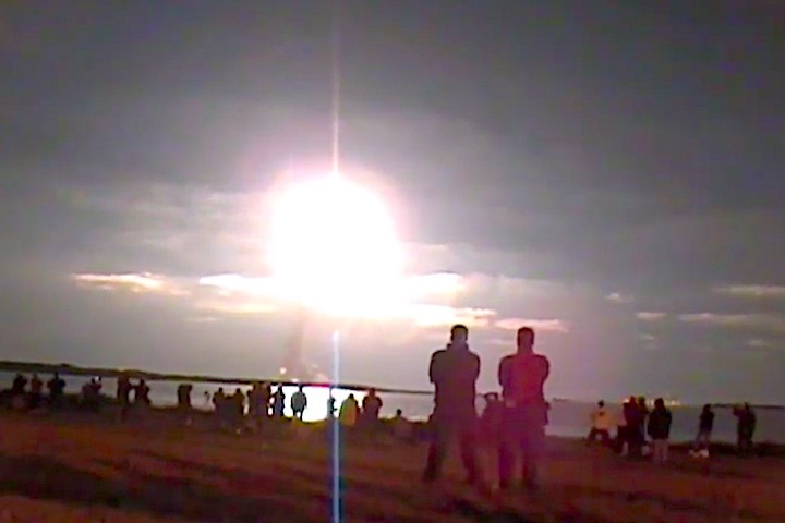 2007-sts-113-nightlaunch-aa