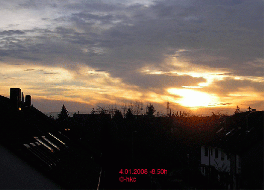 2008-01-ak-Linsenwolke bei Sonnenaufgang - Mannheim