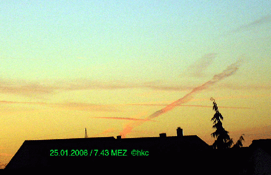 2008-01-hkaa-Chemtraileffekt am fru00fchen Morgen bei Sonnenaufgang