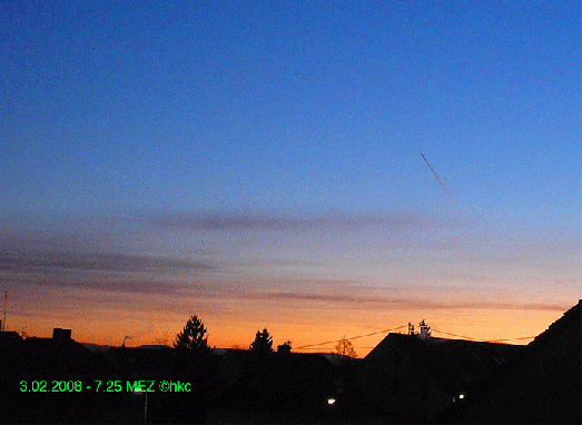 2008-02-adf-Kondensstreifen bei Sonnenaufgang