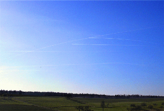 2008-02-dha-Chemtraileffekt durch u00dcberflieger im Odenwald - Ein+Abflugschneise FRANKFURT