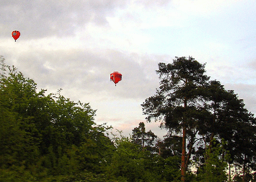 2008-05-ake-Heiu00dfluftballons u00fcber Viernheim
