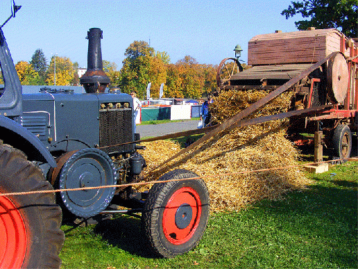 2008-10-cea-Lanz mit Dreschmaschine-Vorfu00fchrung - Bad-Ku00f6nig