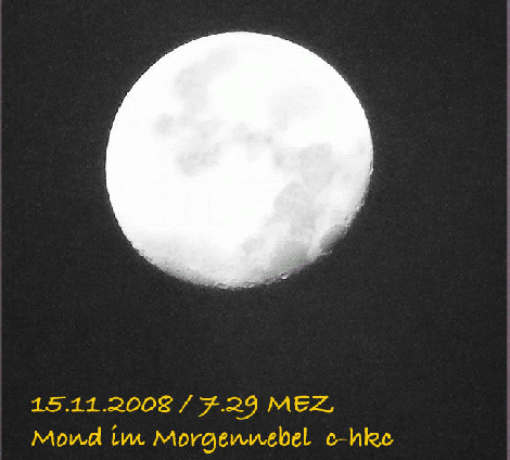 2008-11-dab-Mond im Morgennebel in Schwarz/Weiu00df