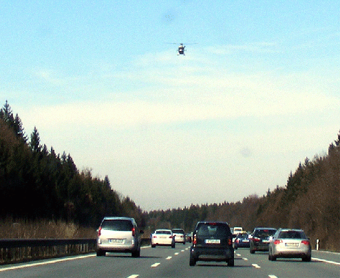 2009-02-1057-Polizei-Helikopter über BAB bei München