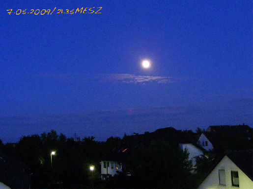 2009-05-ag-Mond u00fcber Mannheim