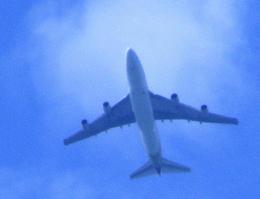 2009-05-eea-B-747-Überflieger