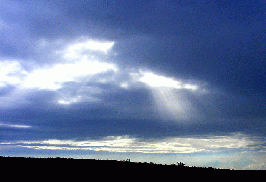 2009-06-be-Sonnenstrahlen-Effekt über Odenwald