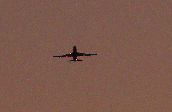 2009-06-dana-Überflieger im Abendsonnenlicht