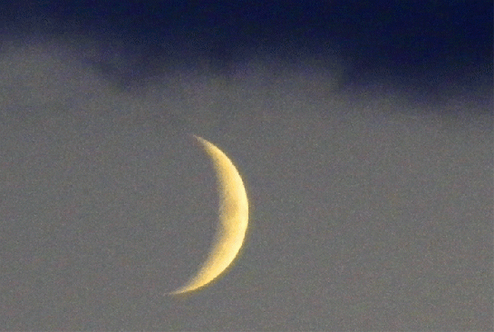 2009-07-fcah-Mondsichel und Wolkenrand