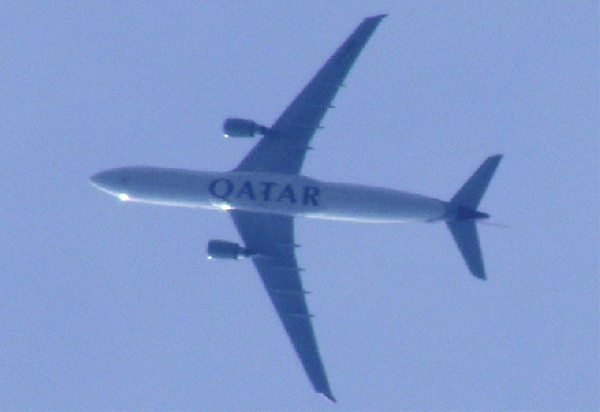 2009-08-fbya-Qatar-Überflieger
