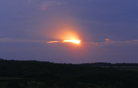 2009-08-ffdc-Sonnenstrahleneffekt bei Sonnenuntergang