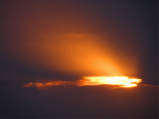 2009-08-ffdf-Sonnenstrahleneffekt bei Sonnenuntergang