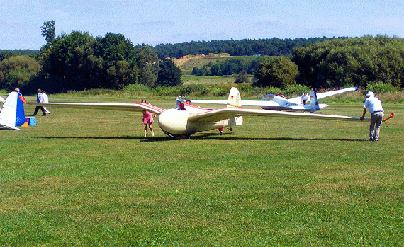 2009-08-hene-Habicht nach Kunstflugvorführung - Obernau