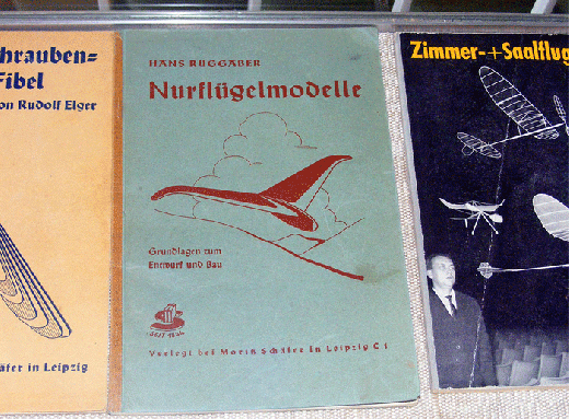 2009-08-hlq-Nurflügelmodell-Buch - Segelflug-Museum Wasserkuppe