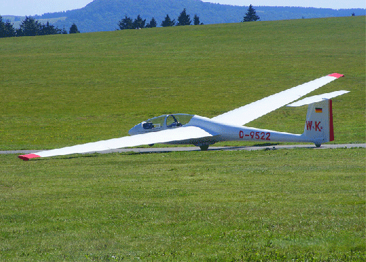 2009-08-hlu-Segelflugzeug - Wasserkuppe