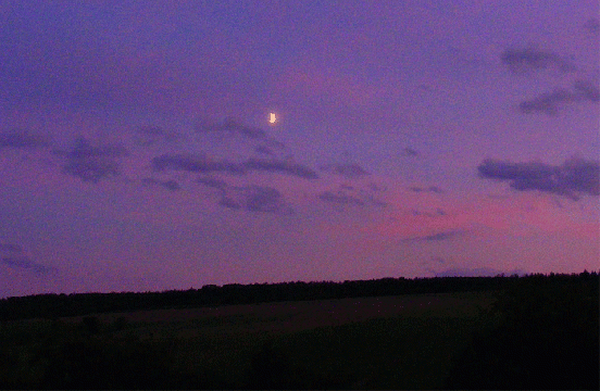 2009-08-jbib-Halbmond kurz nach Sonnenuntergang - Odenwald