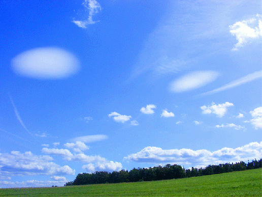 2009-08-jbwd-Nach der ersten Linsenwolke formten sich weitere Linsenwolken dazu...