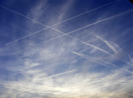 2009-10-adm-Chemtraileffekt u00fcber Odenwald - sehr gut zu sehen die Cirrusbewu00f6lkung  welche sich in gleicher Hu00f6he wie Kondensstreifen befinden