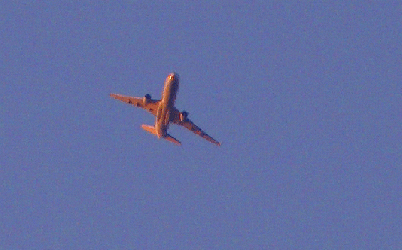 2009-11-fhf-Überflieger bei Sonnenuntergang