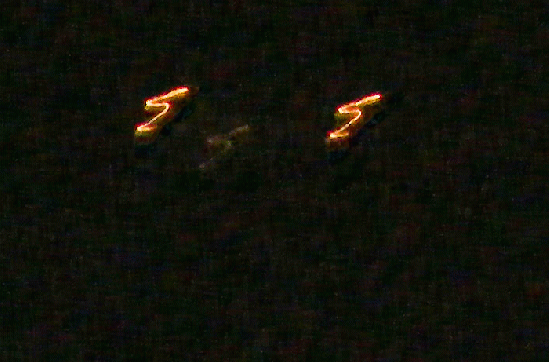 2010-03-faa-Nachtaufnahme von u00dcberflieger mit Ufoeffekt