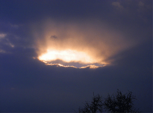 2010-03-fd-Sonnenstrahleneffekt bei Sonnenuntergang - Odenwald