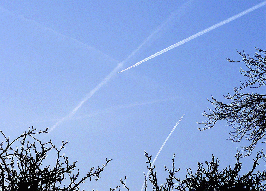 2010-03-he-Chemtraileffekt u00fcber Odenwald