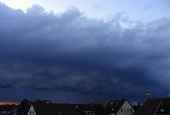 2010-04-b-Unwetterfront von Westen u00fcber Mannheim